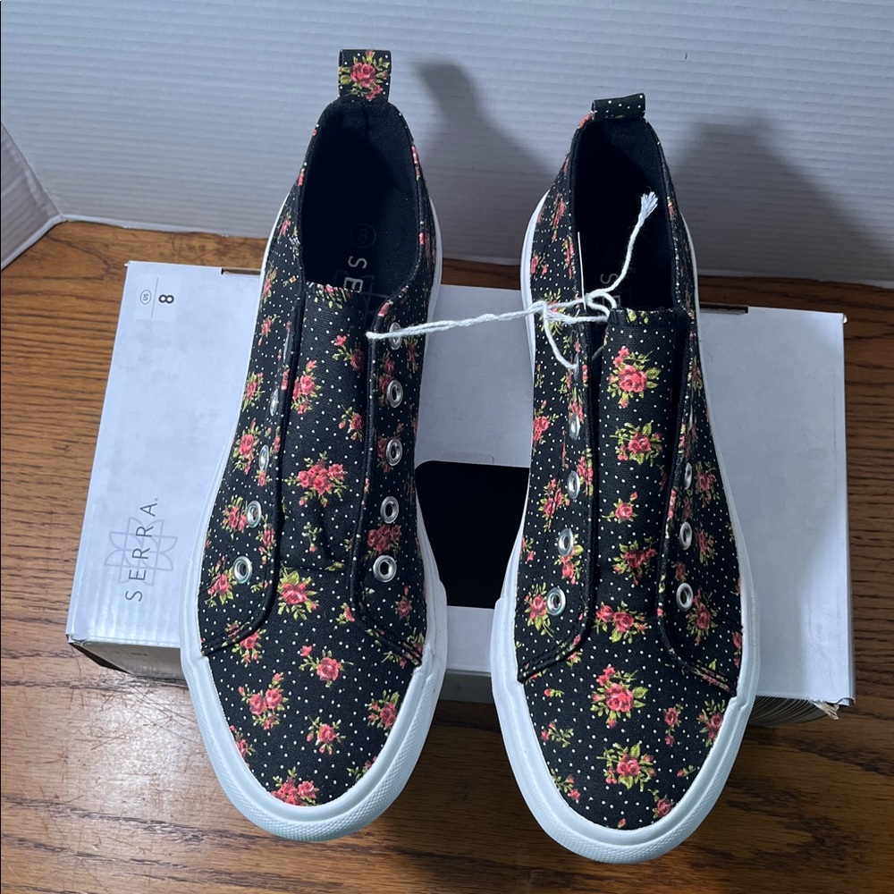 NWT Serra Ladies Canvas Sneakers Black Floral Casual Slip on Shoes Size 8 - Picture 4 of 15